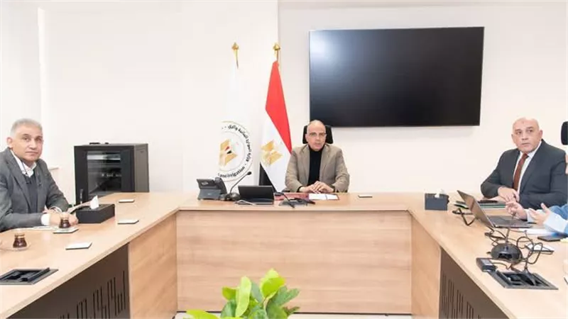 سويلم يتابع موقف تراخيص آبار المياه الجوفية 