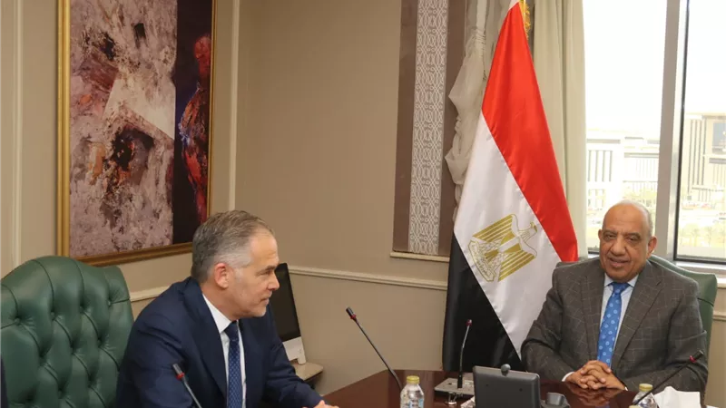 وزير الكهرباء يبحث مع شركة جنرال اليكتريك دعم وتعزيز التعاون