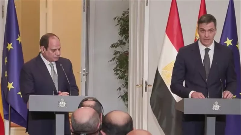 رئيس وزراء إسبانيا للرئيس السيسى: سندعم كل ما يصدر عن القمة العربية بمصر