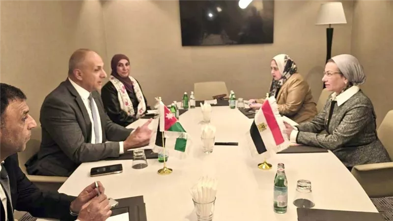 وزيرة البيئة تعقد لقاءا ثنائيا مع نظيرها الأردنى لمناقشة مستجدات خطة عمل الهيئة في ظل رئاسة مصر لها