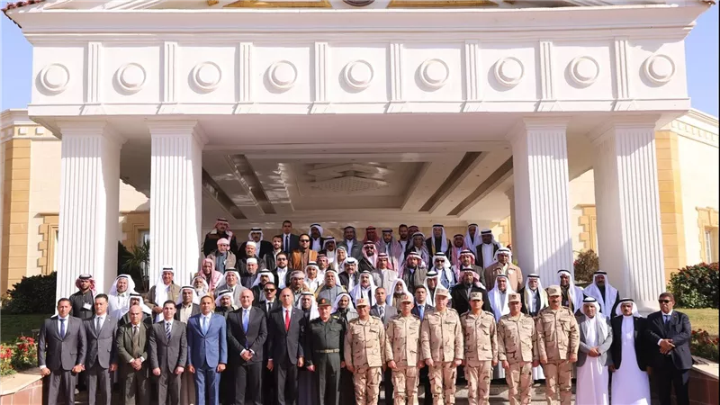 قيادة الجيش الثالث الميدانى تستقبل عدداً من شيوخ وعواقل القبائل وممثلى المجتمع المدنى بجنوب ووسط سيناء