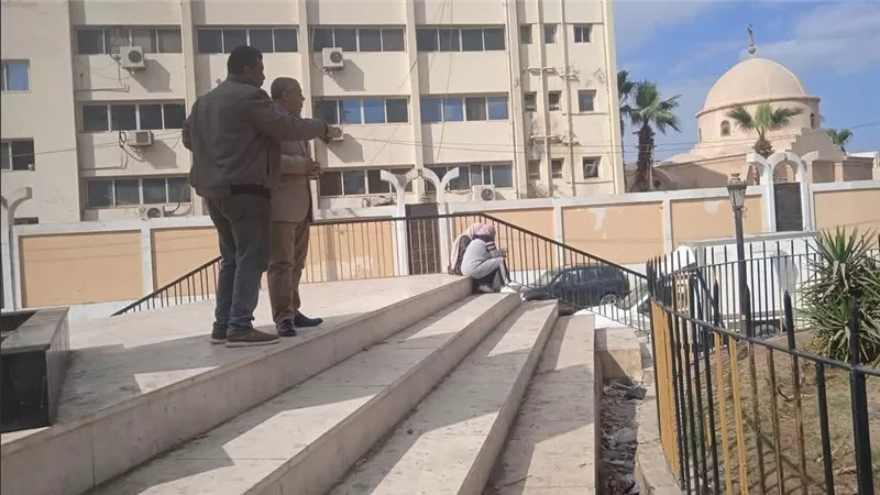 رئيس مدينة الفيوم وحي غرب يتابعون أعمال تطوير الميادين وتجميل الشوارع 