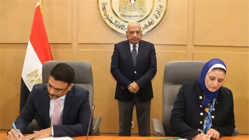 وزير الكهرباء يشهد توقيع اتفاقية مشروع إنشاء محطتى تخزين طاقة بقدرة 1500 ميجاوات ساعة بالتعاون مع شركة  اميا باور الاماراتية