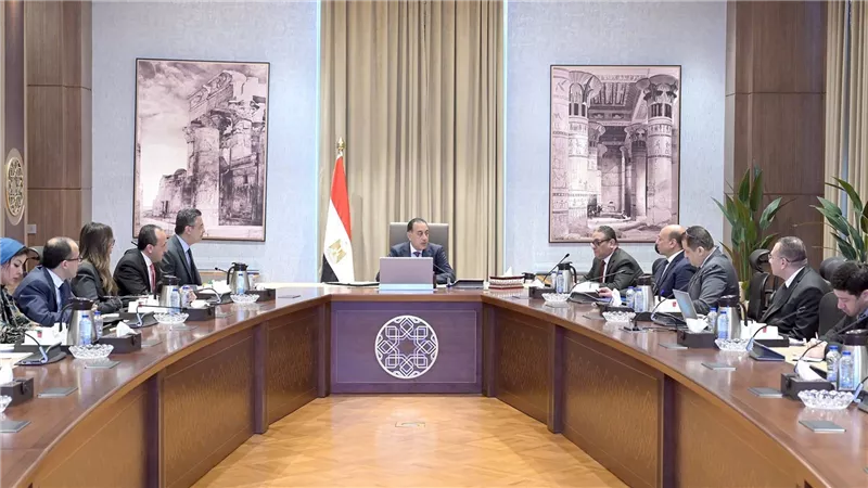 رئيس الوزراء يُتابع مع وزير التموين جهود حوكمة منظومة الدعم