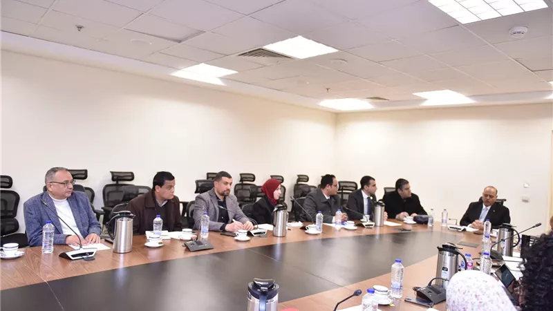 وزير العمل يترأس إجتماع لجنة إعداد دليل التصنيف المهني المصري..