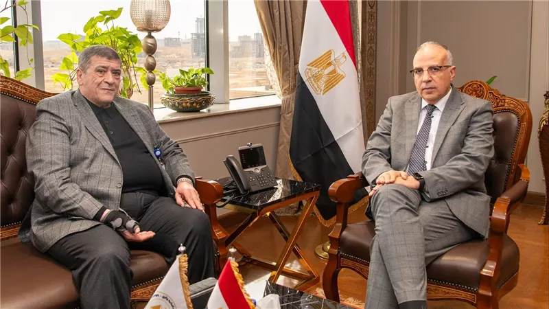 سويلم يلتقى أمين عام الجمعية العربية لمرافق المياه لبحث تعزيز التعاون بين الوزارة والجمعية فى مجال إدارة المياه