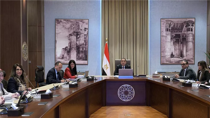 رئيس الوزراء يتابع مع وزيرة التخطيط عددا من ملفات عمل الوزارة