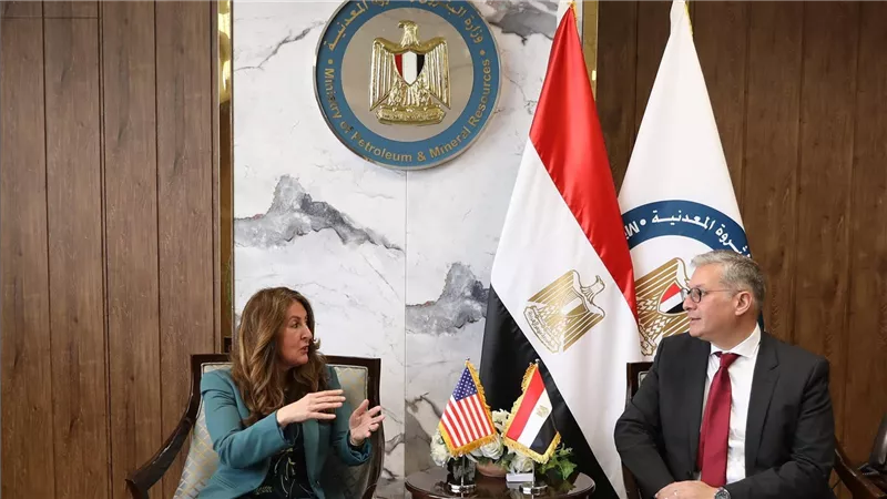 وزير البترول يلتقي السفيرة الأمريكية و يبحث تعزيز التعاون المشترك
