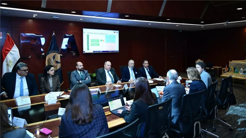 رئيس هيئة الرقابة المالية يعقد اجتماعاً مع البعثة المُشتركة للبنك الدولي ومؤسسة التمويل الدولية لبحث التعاون