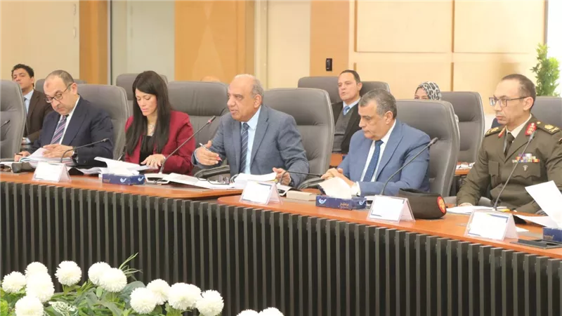 خلال اجتماع المجلس الأعلى للطاقة.. مناقشة 14 مشروعا صناعيا جديدا والموافقة على توفير الطاقة اللازمة