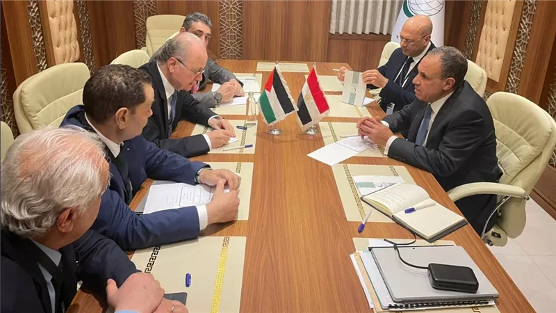 وزير الخارجية والهجرة يلتقي مع رئيس الوزراء وزير الخارجية الفلسطيني 