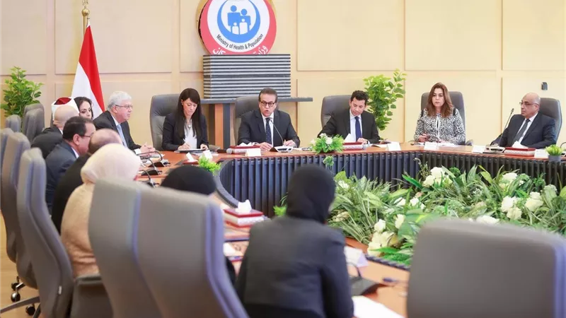 وزير الصحة يترأس اجتماع المجموعة الوزارية للتنمية البشرية لمناقشة عدداً من المحاور المشتركة