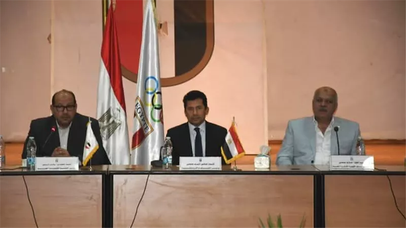 وزير الرياضة يستعرض  مسارات تطوير المنظومة الرياضية حتي اولمبياد 2028