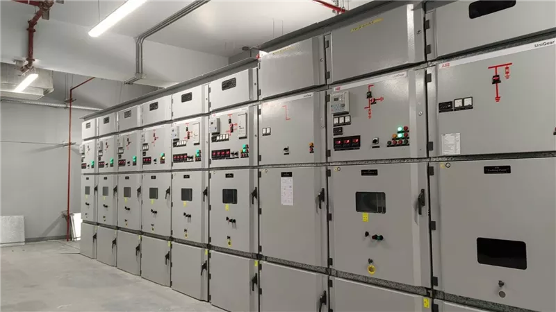 وزير الإسكان: إطلاق التيار الكهربائي بآخر موزع بمنطقة الأعمال المركزية بالعاصمة الإدارية الجديدة