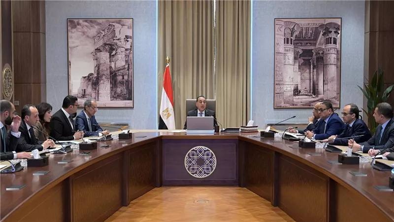 رئيس الوزراء يستعرض توصيات ومخرجات اللجنة الاستشارية للتنمية العمرانية وتصدير العقار وآليات تنفيذها