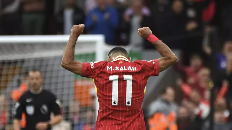 محمد صلاح يتوج بجائزة لاعب الشهر فى الدوري الإنجليزي