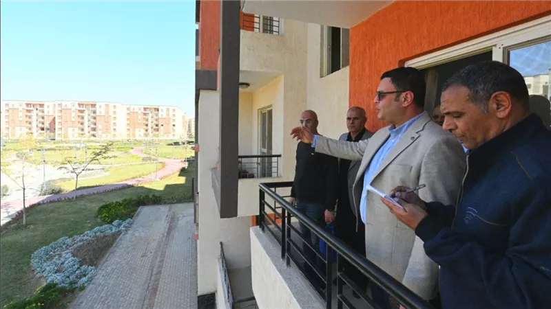 وزير الإسكان يتفقد وحدات المبادرة الرئاسية 