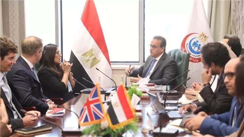 مصر والمملكة المتحدة تبحثان تعزيز التعاون الصحي ودعم غزة