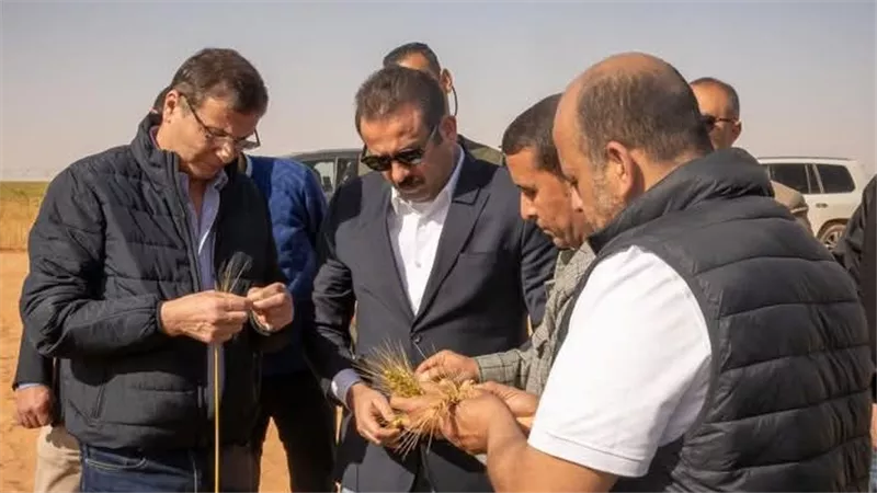  وزير الزراعة ورئيس جهاز 