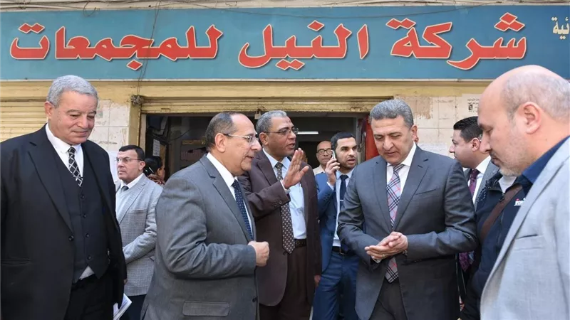 نائب وزير التموين يجري جولة بمحافظة القاهرة لمتابعة توافر السلع للمواطنين بجودة مناسبة