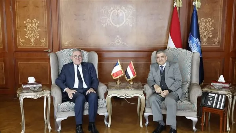  هيئة قناة السويس تؤكد حرصها على تعزيز علاقات الشراكة الاستراتيجية مع العملاء