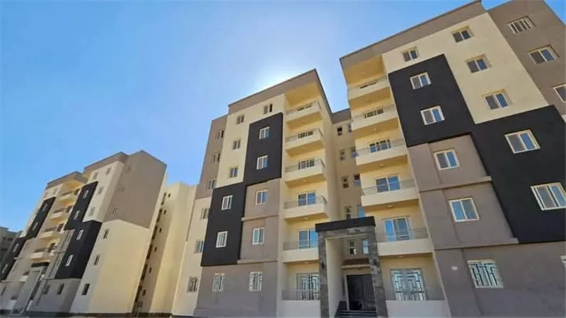وزير الإسكان يتابع سير العمل بالمشروعات السكنية بمدينة أكتوبر الجديدة