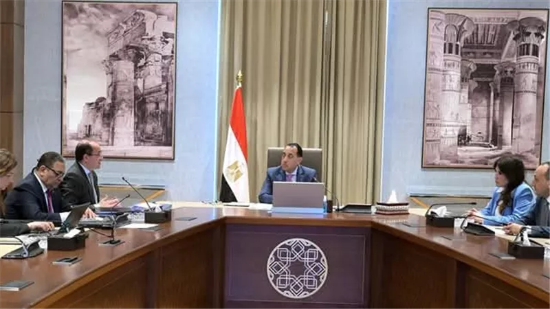 رئيس الوزراء يتابع مع وزير المالية عددًا من ملفات العمل
