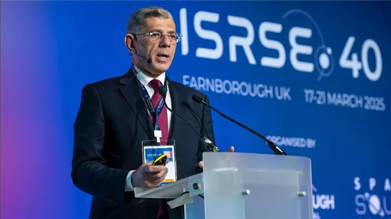 الرئيس التنفيذي لوكالة الفضاء المصرية يلقي كلمة عن التنمية المستدامة والتحديات البيئية