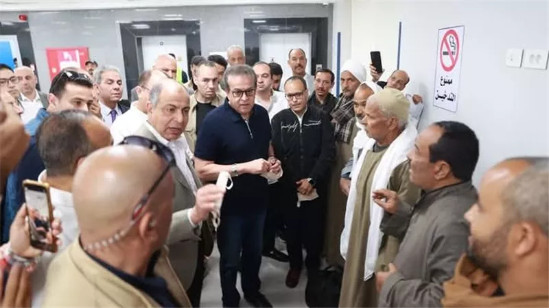 وزير الصحة ومحافظ المنيا يتفقدان مستشفى العدوة المركزي