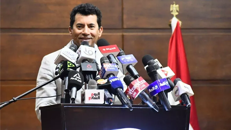 وزير الشباب والرياضة يشهد توقيع بروتوكول تعاون مع نقابة الإعلاميين