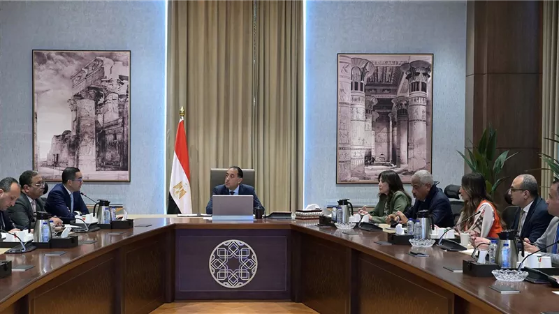 رئيس الوزراء يتابع خطوات وإجراءات تعظيم الاستفادة من منطقة 