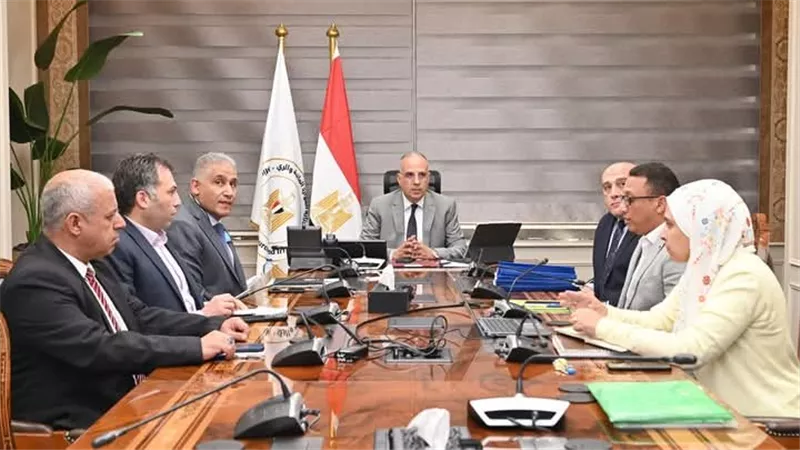 وزير الري يتابع أعمال قطاع المياه الجوفية 