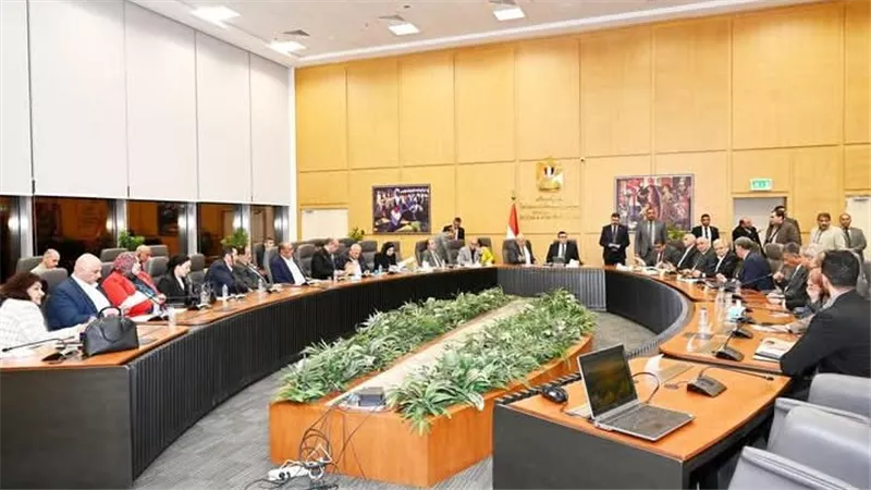وزير الإسكان يعقد اجتماعه الدوري مع أعضاء البرلمان بمجلسيه النواب والشيوخ