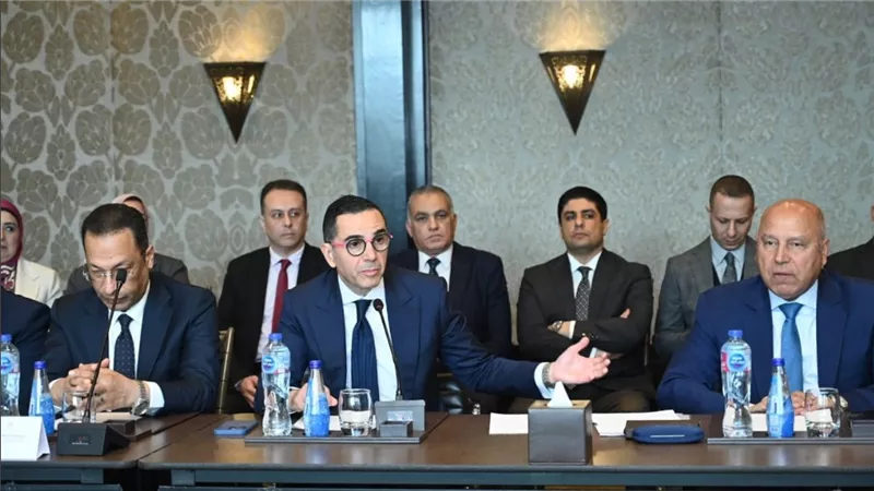 وزير الاستثمار والتجارة الخارجية يشارك بفعاليات الدورة الخامسة للجنة الاقتصادية المصرية المجرية المشتركة