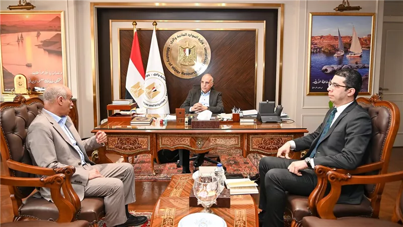 وزير الري يتابع أعمال تطوير منظومة المراقبة والتشغيل بالسد العالي وصيانة خزان أسوان وبواباته