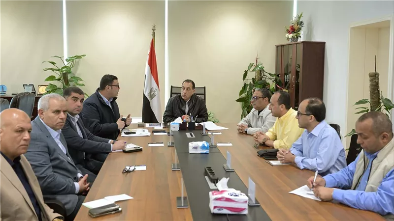 في مستهل جولته.. رئيس الوزراء يعقد اجتماعاً لاستعراض موقف تنفيذ المشروعات التنموية بالعلمين الجديدة والساحل الشمالي الغربي
