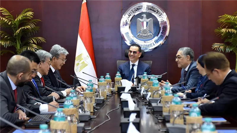 وزير الاستثمار يلتقي رئيس مجلس إدارة شركة يازاكي اليابانية لأوروبا والشرق الأوسط وأفريقيا