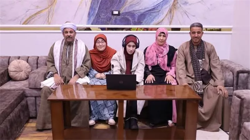  في استجابة لمطلب طالبة بمدرسة النور.. وزارة الاتصالات تسلم الطالبة 