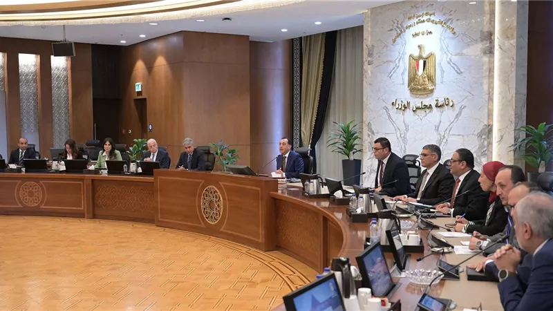 رئيس الوزراء يتابع الموقف التنفيذي للأعمال بالمنطقة الأثرية بالأهرامات ومخططات إحياء منطقة 