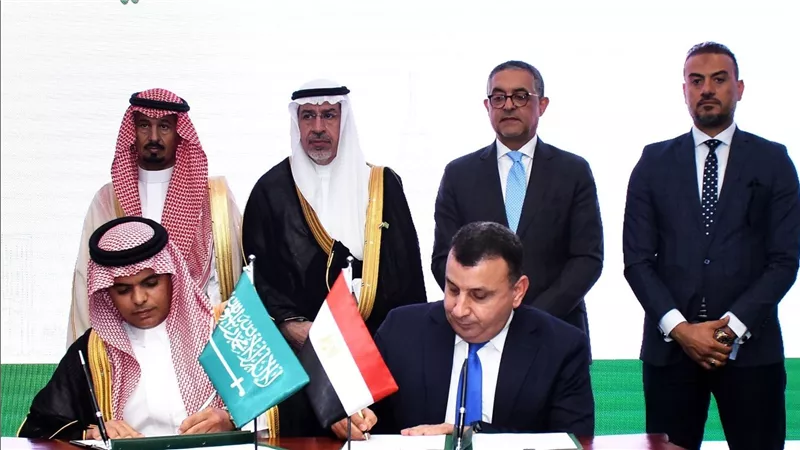 الرئيس التنفيذي للهيئة العامة للاستثمار يشهد توقيع 4 اتفاقيات استثمارية مصرية- سعودية
