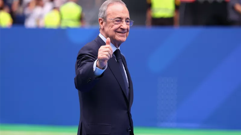 بيريز يعد لاعبي ريال مدريد بمكافأة استثنائية على تخطي أرسنال