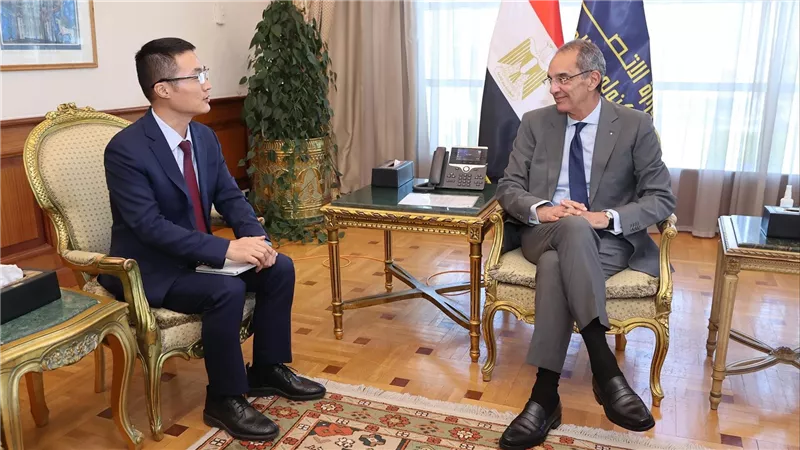 وزير الاتصالات وتكنولوجيا المعلومات يلتقي الرئيس التنفيذي الجديد لشركة هواوي مصر