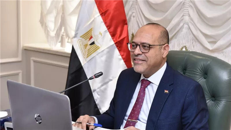 وزير العمل: الاثنين والخميس المُقبلان أجازة مدفوعة الأجر للعاملين بالقطاع الخاص بمناسبة عيدي شم النسيم وتحرير سيناء