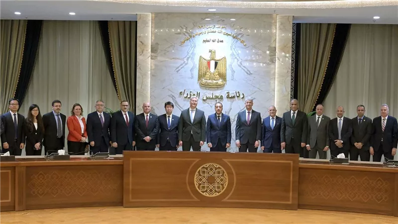 شهدها رئيس الوزراء.. توقيع حزمة من العقود الخاصة بمقاول الائتلاف المصري الصيني لتنفيذ مشروع مجمع البحر الأحمر للبتروكيماويات 