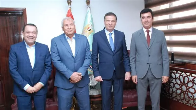وزير الزراعة ومحافظ الوادي الجديد يبحثان تعزيز التعاون المصري السعودي في الاستثمار والتصنيع الزراعي