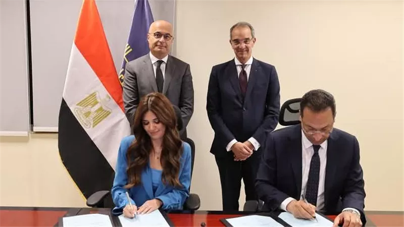 وزير الاتصالات يشهد توقيع مذكرة تفاهم بين الوزارة وشركة مايكروسوفت مصر