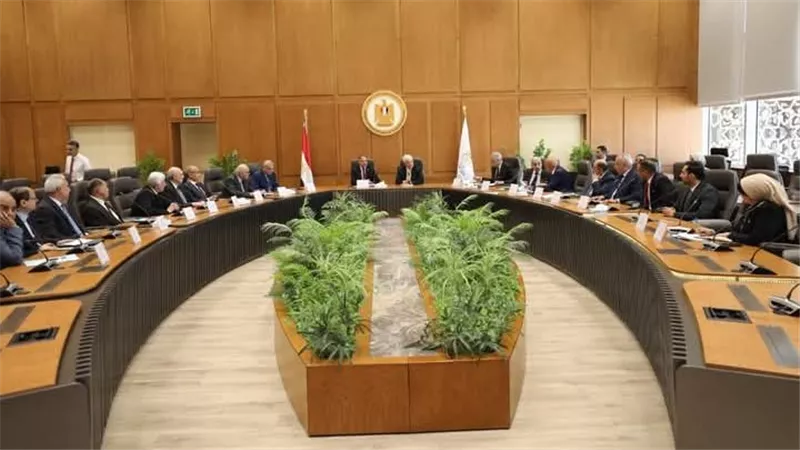وزير التعليم العالي يترأس اجتماع مجلس أمناء جامعة الزقازيق الأهلية بحضور محافظ الشرقية