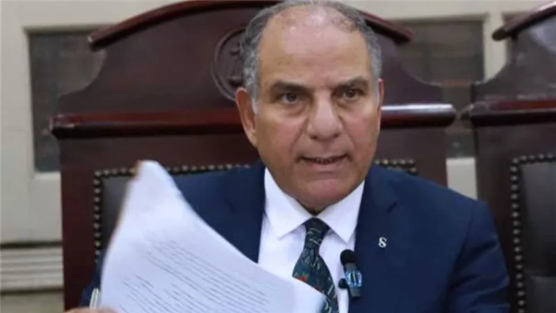 الحكم على نقيب المعلمين وآخر بتهمة تقاضى رشوة 26 مايو المقبل