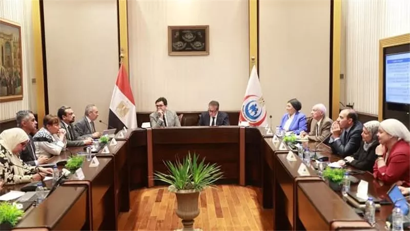 اللجنة الاستشارية العليا للتنمية البشرية تناقش خارطة طريق لإعداد الشباب المصري للذكاء الاصطناعي 