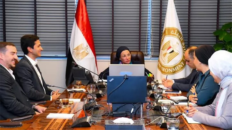 وزيرة البيئة تلتقي مؤسسي جمعية حماية البيئة البحرية وتبحث سبل التعاون 